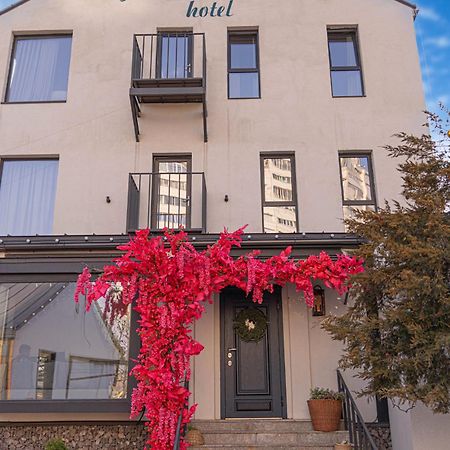 Mosh Mosh Boutique Hotel الماتي المظهر الخارجي الصورة