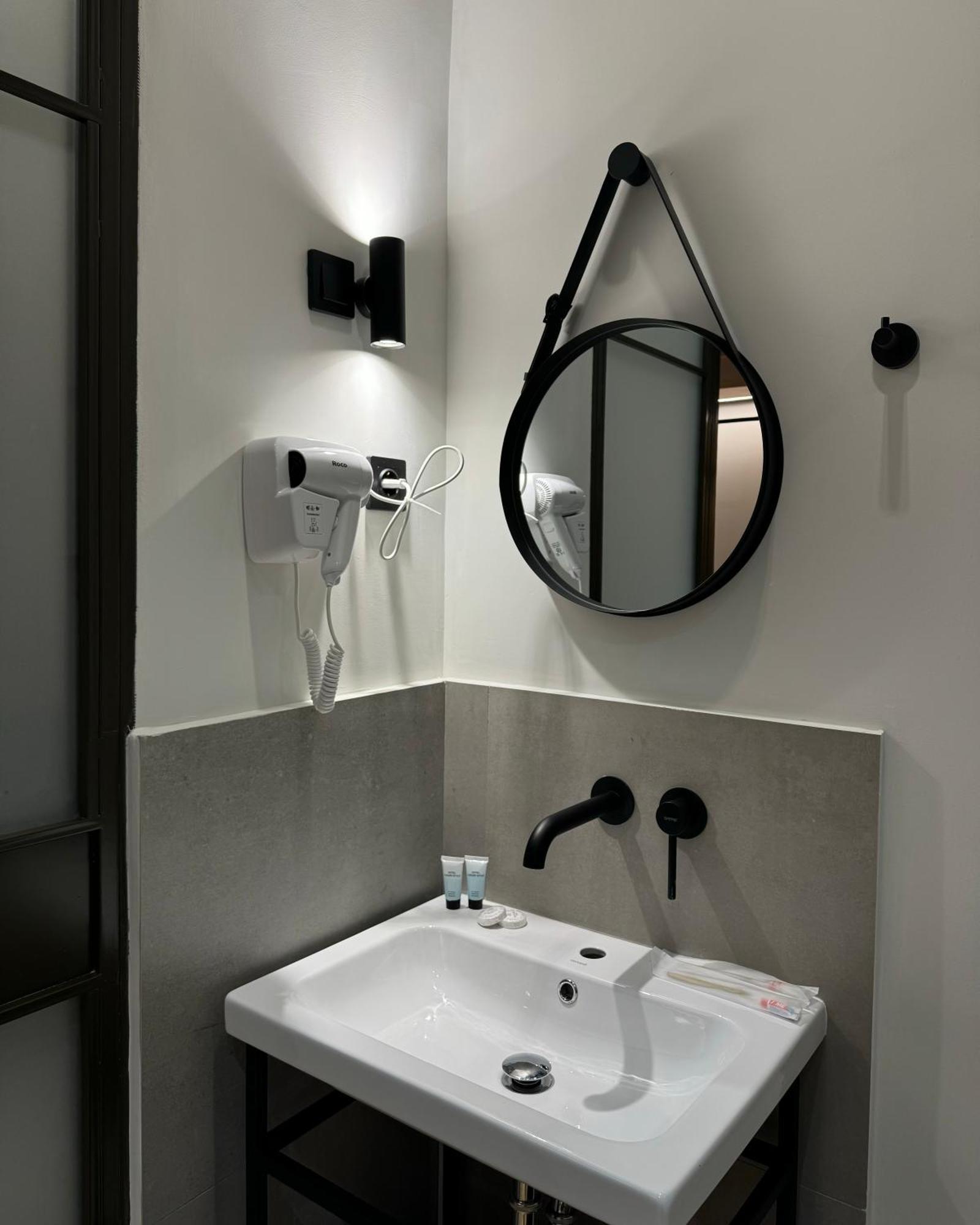 Mosh Mosh Boutique Hotel الماتي المظهر الخارجي الصورة