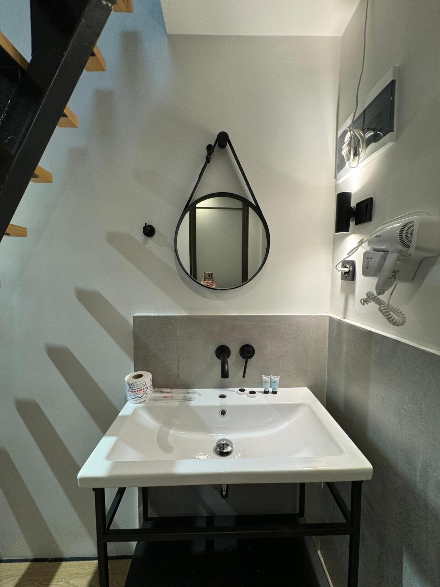 Mosh Mosh Boutique Hotel الماتي المظهر الخارجي الصورة